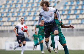 Franco Delgado foi contratado com status de joia pelo Corinthians, mas no entra em campo desde agosto de 2024