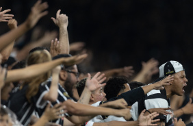 Torcida do Corinthians se revolta com cambismo nos jogos na Neo Qumica Arena