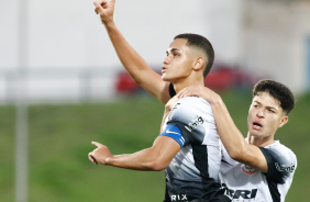 Bahia marcou um golao diante da equipe baiana para dar a vitria ao Corinthians