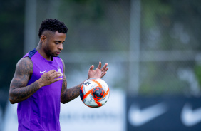 Diego Palacios disputou apenas quatro jogos em um ano e meio no Corinthians