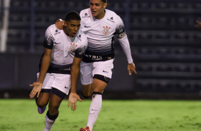 Gui Nego, que teve proposta recusada pelo Corinthians do futebol francs, ao lado de Luiz Gustavo Bahia