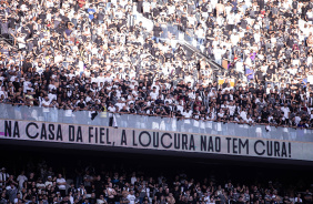 Corinthians tem recorde de pblico no Brasileiro em vitria sobre o Santos
