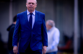 Conselheiros do Corinthians protocolam novo pedido de impeachment de Osmar Stabile
