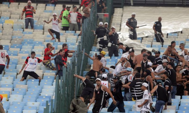 Flamenguistas ironizam Corinthians, e parte da Fiel se enfurece com empate