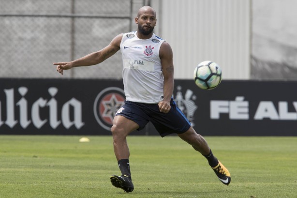 Fellipe Bastos treinando no Corinthians em 2017