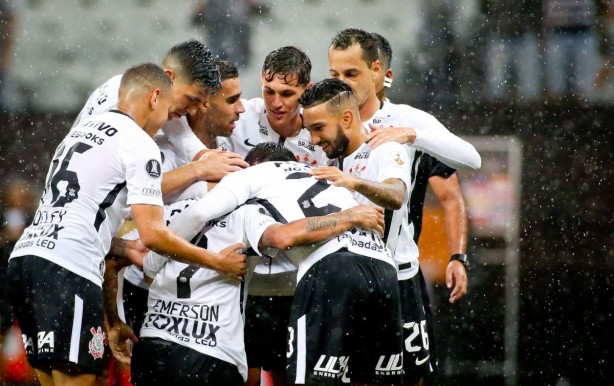 Capitão do Corinthians é eleito o melhor jogador da equipe no mês