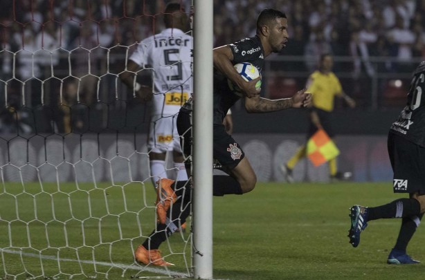 Jonathas anotou seu nico gol em derrota contra o So Paulo