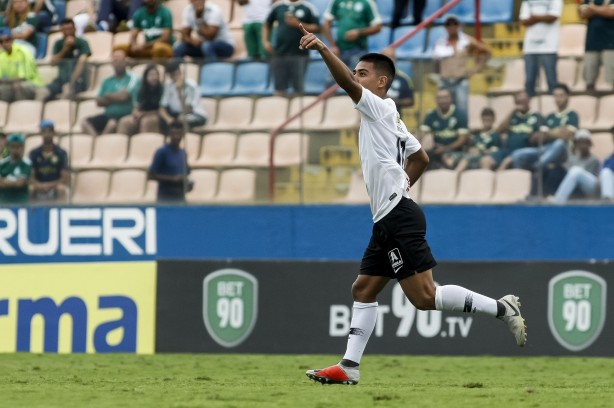 Oya fez sua melhor temporada em nmeros pelo Corinthians