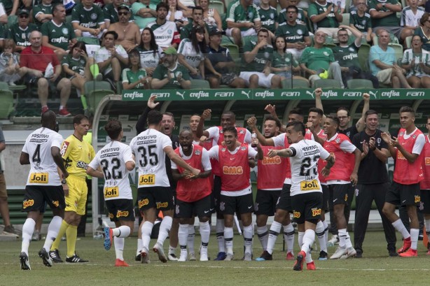 Danilo Avelar marca o gol da vitria no primeiro Drbi de 2019