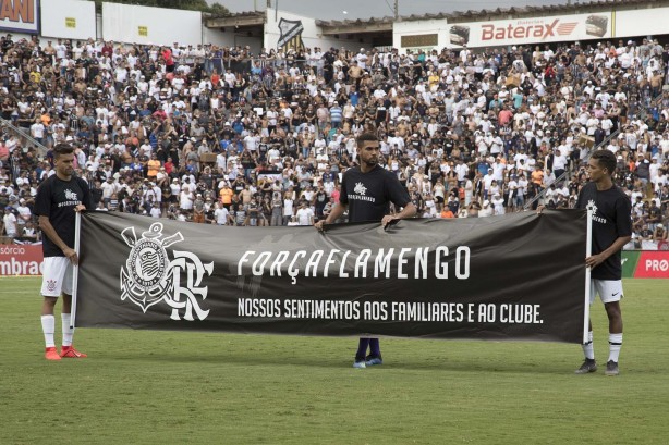 Antes de jogo em Novo Horizonte, jogadores do Timo prestaram homenagem a vtimas