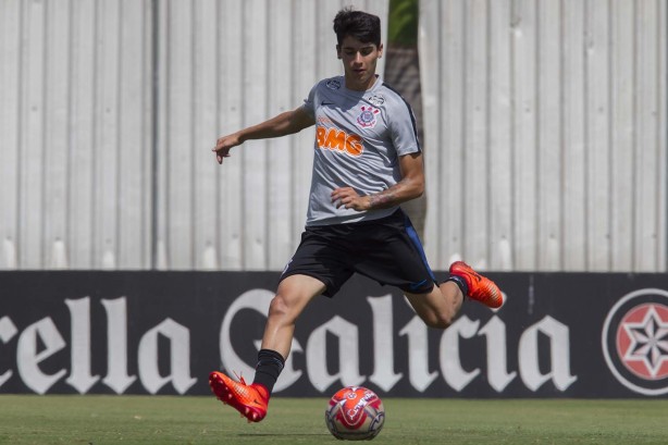 Sem espa�o no Tim�o, Araos ter� chance de mostrar seu futebol pela sele��o Sub-23