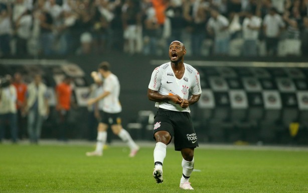 Love marcou o gol que deu o ttulo e a vitria ao Corinthians na final contra o So Paulo