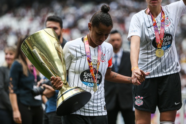 Futebol feminino do Corinthians leva 11 troféus em eventos de premiação -  10/12/2019 - UOL Esporte