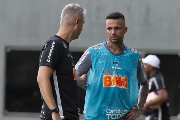 Preparador físico do Corinthians atualiza condição física de Luan 