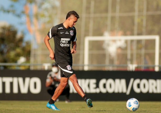 Sylvinho agora assume objetivos e diz que Corinthians quer ser campeão
