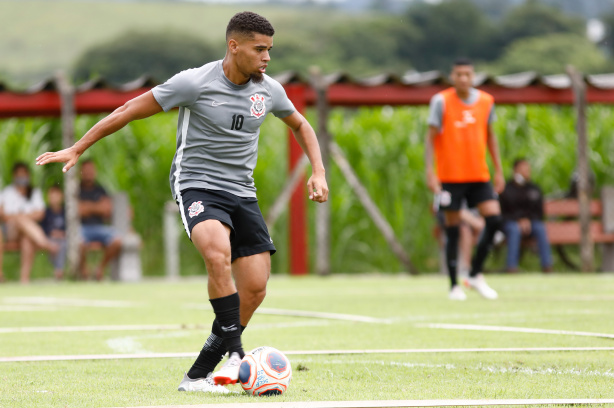Ex-lateral justifica ação movida na Justiça contra o Corinthians