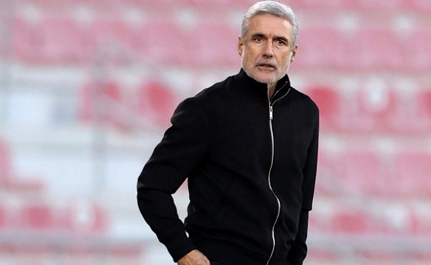 Luís Castro aceitou proposta do Corinthians, mas o Botafogo ainda não desistiu