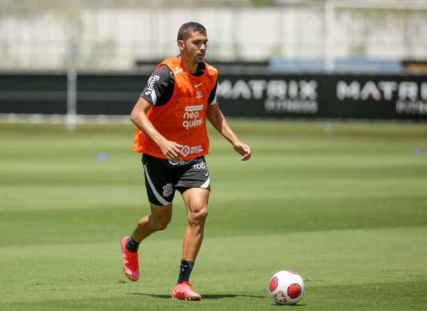 Bruno Melo, at aqui, disputou quatro jogos pelo Corinthians; jogador chegou ao clube em janeiro e passou por problemas pessoais