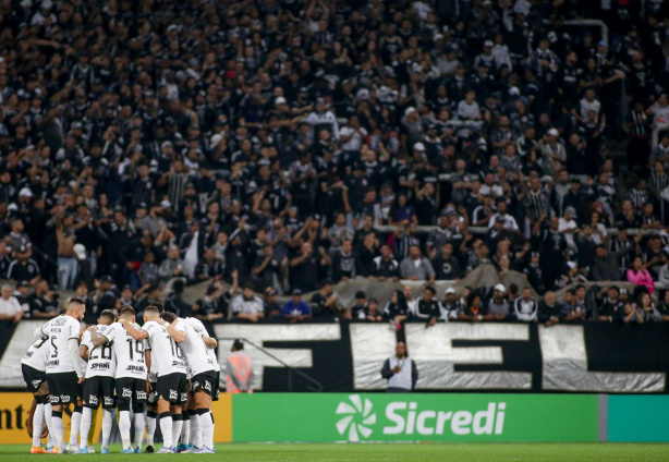 Vítor Pereira projeta sequência de jogos do Corinthians na