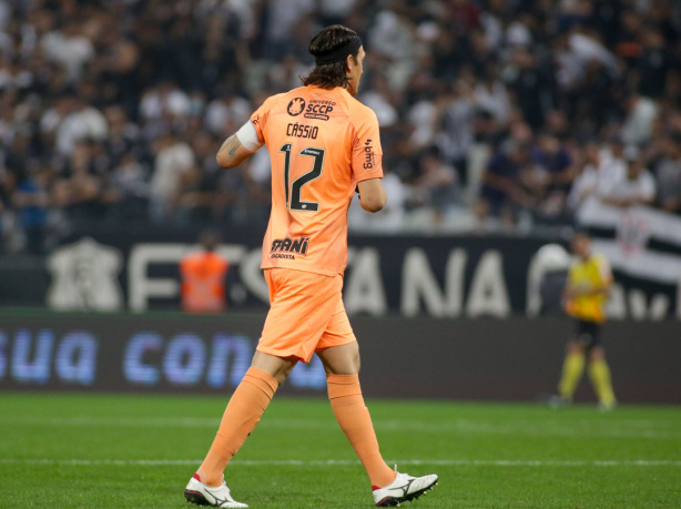 Cássio fecha o gol e leva o Corinthians à classificação