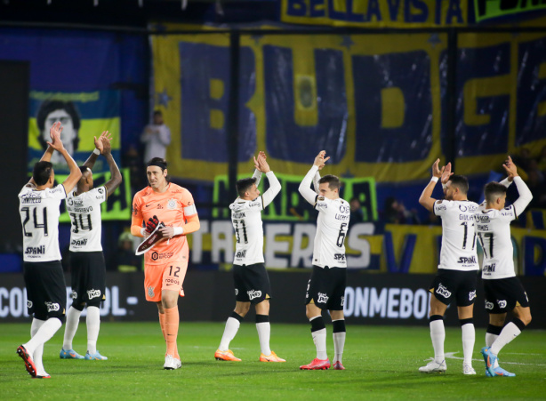 Nos pênaltis, Corinthians elimina o Boca Juniors, na Argentina