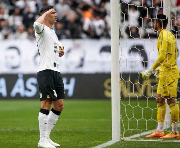 Com apenas nove rodadas, Corinthians se aproxima de igualar