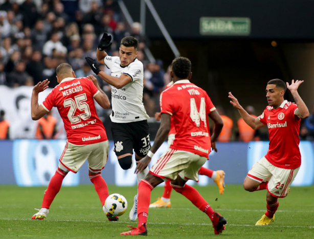 Fausto Vera chegou a 11 jogos com a camisa do Corinthians