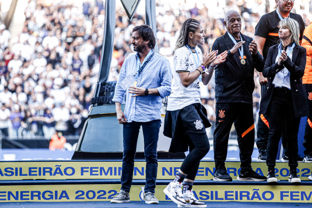 Pelé exalta recorde de público na final do Brasileiro Feminino