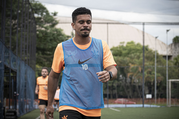 Sin�sio passou as temporadas 2023 e 2024 no Corinthians