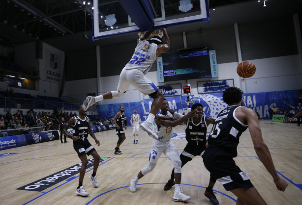 Minas vence mais uma e segue na liderança do NBB