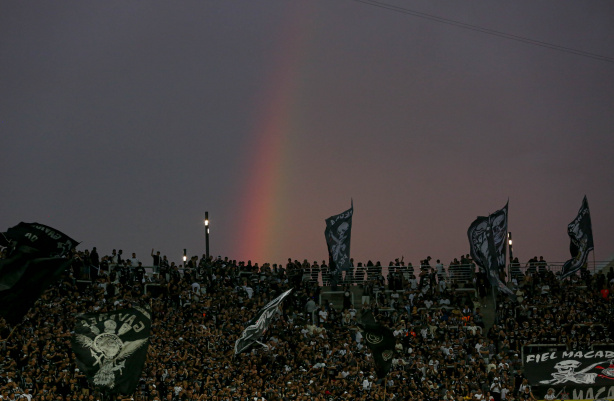 A torcida do Corinthians se mostrou a favor da punio sofrida pelo clube aps cantos homofbicos na Neo Qumica Arena