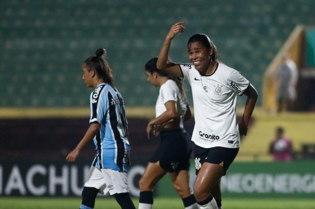 Vic Albuquerque em goleada do Corinthians Feminino contra o Grmio