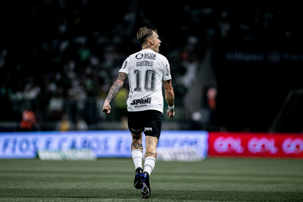 Corinthians volta a fazer gol em cobrança de escanteio após mais