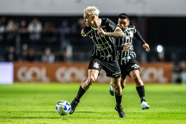 Rger Guedes inicia mais um jogo entre os titulares do Corinthians