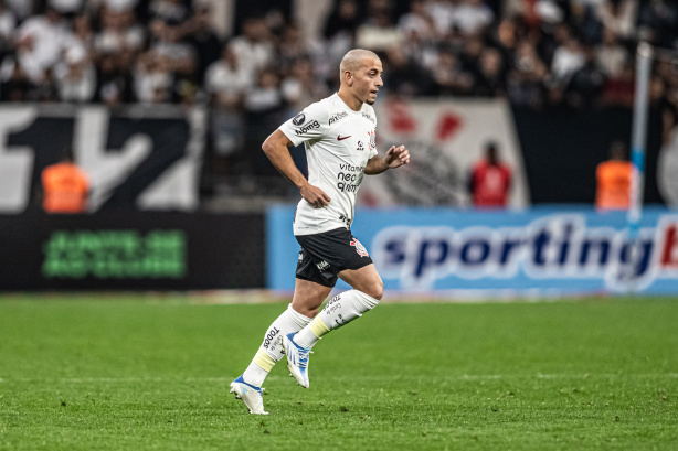 Vamp deu show no jogo comemorativo do corinthians contra o real