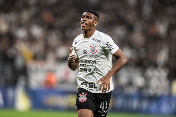 Filho do Terrão entra na mira de gigante europeu e pode render milhões ao Corinthians