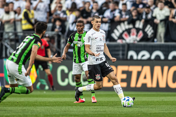 Gabriel Moscardo faz 18 anos e Corinthians pode negociar jogador