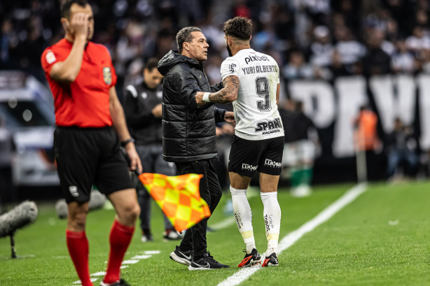 Yuri Alberto avalia empate do Corinthians em casa como positivo e