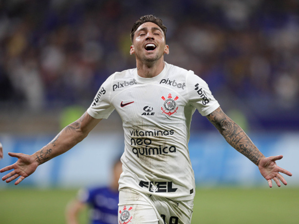Com gol de Gustavo no fim do jogo, Corinthians empata com a