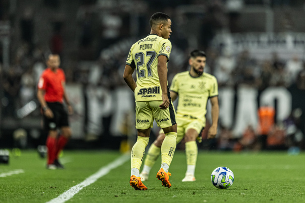 Pedro e Bruno Mndez no delo contra o Botafogo