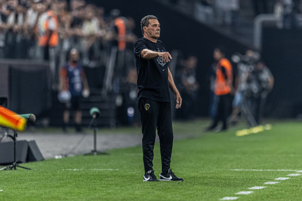 Vanderlei Luxemburgo não é mais treinador do Corinthians!
