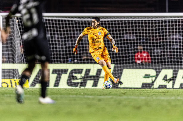 Cássio: Corinthians precisa estar entre os melhores