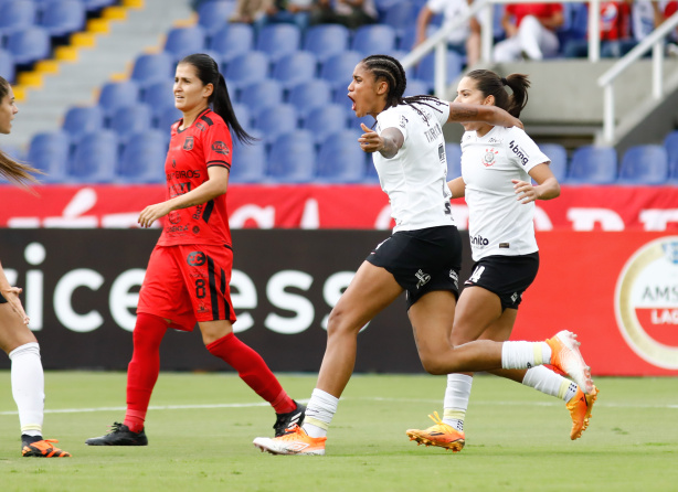 Corinthians Futebol Feminino on X: #AlôLiderança, chegamos! Em São José do  Rio Preto, com gols de @GabiDemoner, @CacauFernande12 e Maiara, o Timão  venceu a Ponte Preta por 3 a 0 e garantiu