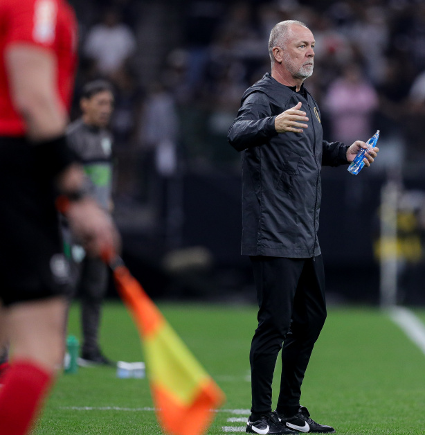 Técnico do Corinthians define maneira ideal para o time jogar e tentar sair  do risco de rebaixamento