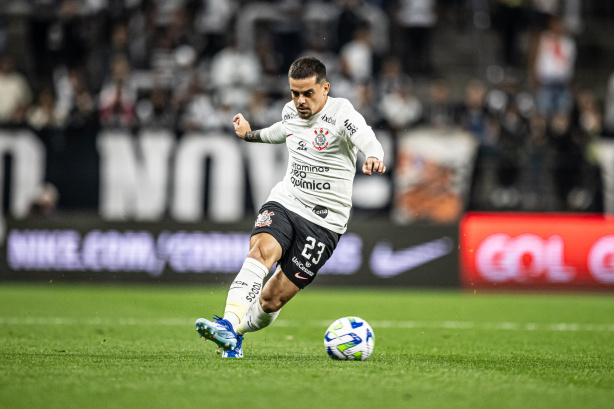 Goleiro do Corinthians provoca Palmeiras em música: 'Não tem Mundial