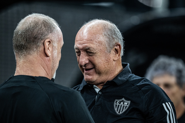 Ex-treinador revela negociações frustradas com Corinthians e explica fala polêmica sobre o clube