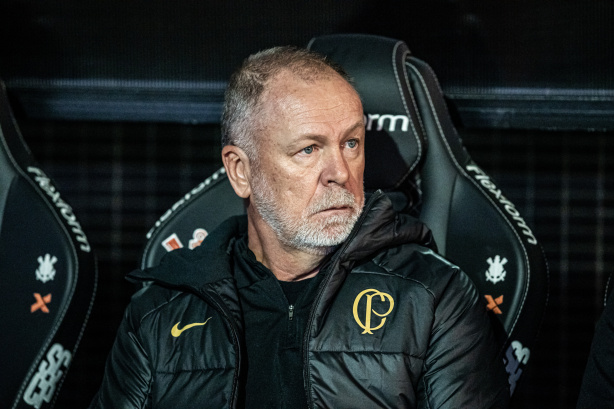 Segundo jornalista, Mano Menezes foi demitido pelo Corinthians