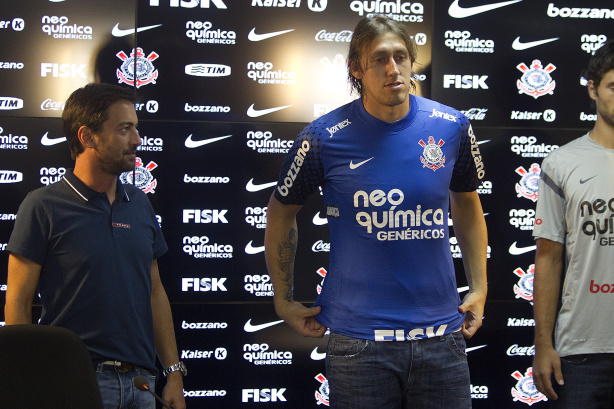 Cássio recém chegado ao Corinthians e sendo apresentado em 2012, ainda sem muita fama entre os torcedores