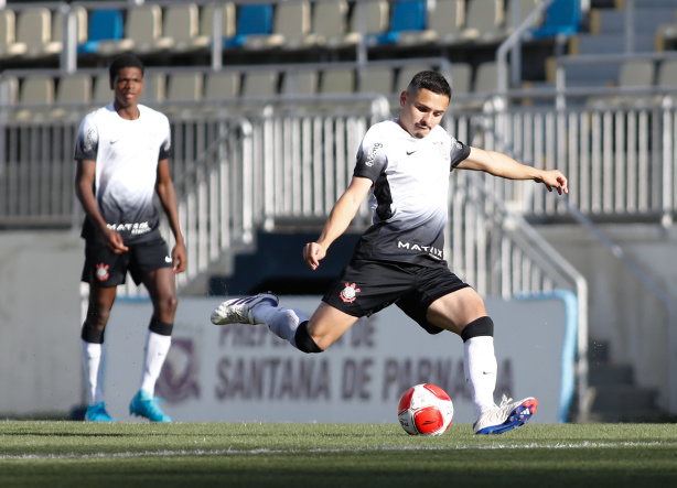 Thomas Agust&iacute;n arriscando lan&ccedil;amento