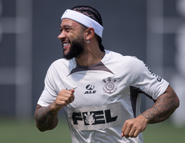Explicado: Dorival justifica Depay no banco após vitória do Corinthians por 3 a 1 no clássico